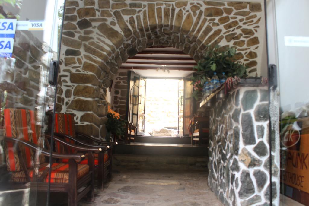 Eureka Lodge Ollantaytambo Eksteriør bilde